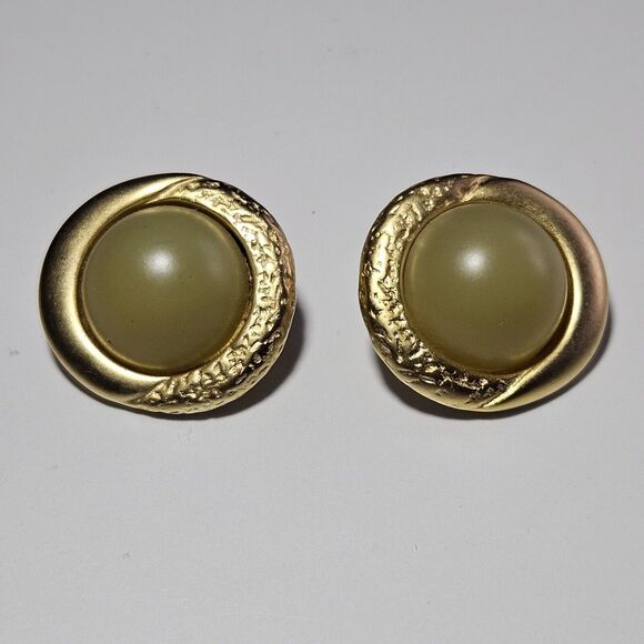 **Sale** Vintage Ernst Gideon Bek Gold Tone Green Round Earrings - Picture 12 of 12